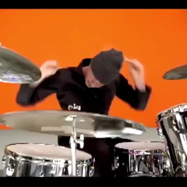 Publicado en 2002, By the Way es uno de los álbumes más importantes de Red Hot Chili Peppers. John Frusciante en estado puro. ig @thetunevault_.