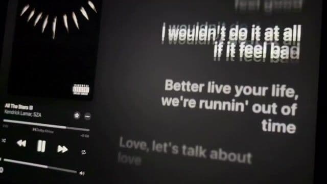 La canción 'All the Stars' de Kendrick Lamar y SZA acompaña la película 'Black Panther'. Sus letras combinan géneros como hip hop y R&B y exploran el significado de la esperanza y el orgullo afroamericano.