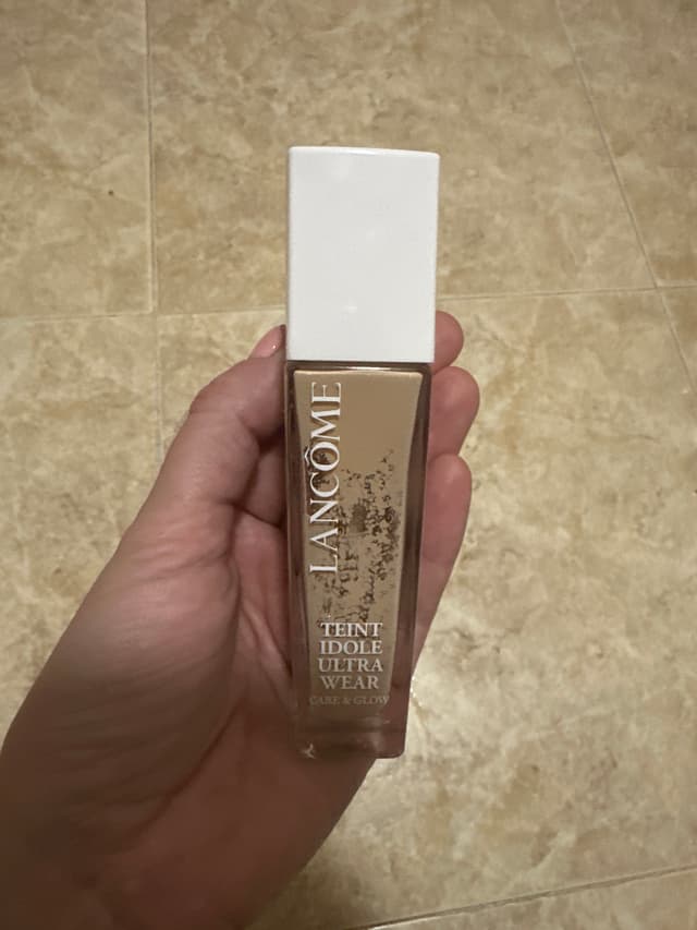 Base lancome 105w aunque me queda blanca 