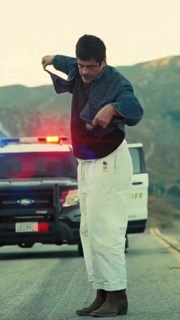 En 'Una batalla tras otra', Paul Thomas Anderson recreó una atmósfera caótica usando planos secuencia, inspirándose en el ambiente paranoico de la novela de Pynchon. Esta técnica refuerza la tensión alrededor de Bob en las escenas clave.