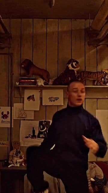 En 'Split' (2016), James McAvoy grabó una intensa escena donde cambia de personalidad frente a Anya Taylor-Joy en una sola toma, destacando la habilidad del actor bajo la dirección de M. Night Shyamalan en la trilogía 'Unbreakable'.