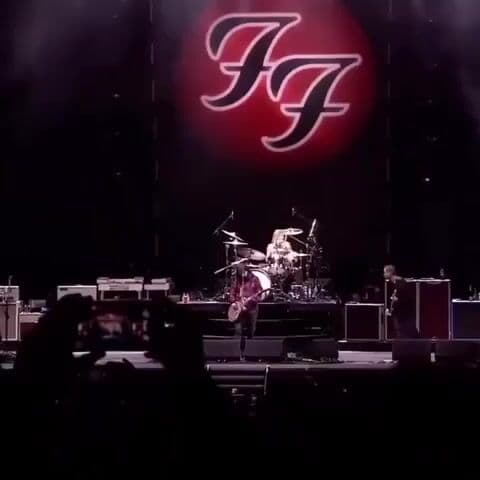 Humor, ritmo y actitud punk: esta joya de The Offspring es ideal para arrancar el día con energía y buen rollo.

#TheOffspring #PunkRock90s #BuenRollo #RockConActitud #Noventas