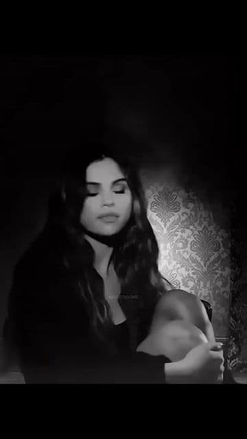 Selena se reinventa con esta balada minimalista sobre soltar y sanar. Cruda, honesta y preciosa.

#SelenaGomez #BaladasPop #Autoamor #BreakupSongs #EmotionalMusic