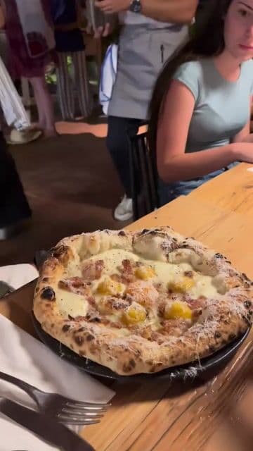 Recomendación esencial para el verano. Las de carbonara y la de ibérico y payoyo son nuestras recomendaciones, pero todas estuvieron ricas.
