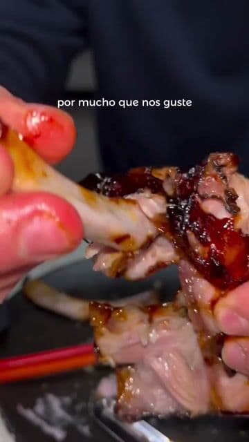 Tienen una carta bastante amplia. No os motivéis pidiendo porque aunque la mayoría son bocados, es fácil pasarse.