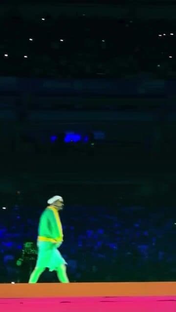 Te Boté Remix fue interpretada solo durante la segunda fecha en Brasil del DTMF Tour, creando un momento único para los fans. Esta canción urbana marcó tendencia y sorprendió en el setlist.
