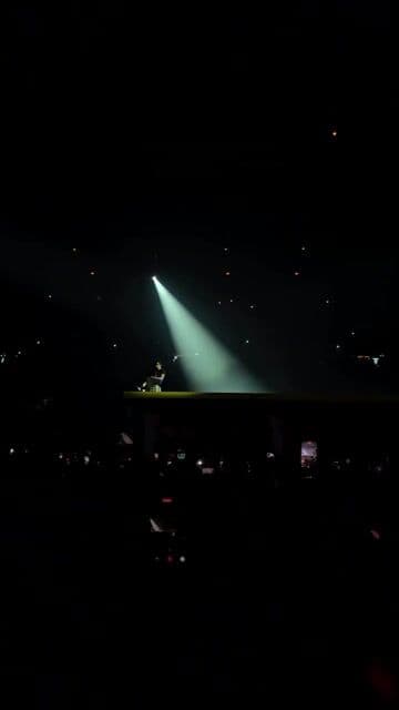 En el segundo show en Países Bajos, Bad Bunny sorprendió interpretando '200 MPH', canción colaborativa con Diplo del álbum ‘X 100PRE’.