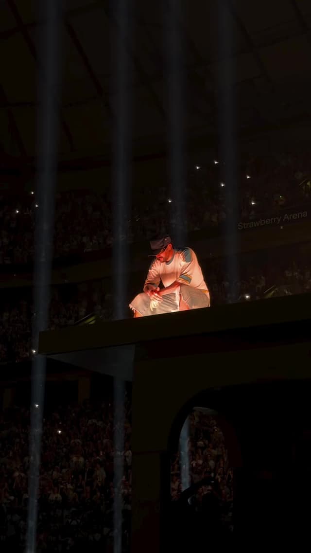 ‘Agosto’ de Bad Bunny fue interpretada por primera vez como exclusiva en el segundo concierto en Estocolmo. Explora el significado, letra y género musical de esta canción única en la discografía del artista.