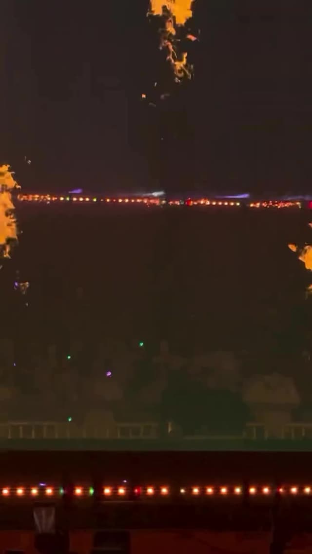 La canción 'Party' fue interpretada en la segunda noche del concierto en el Hiram Bithorn en Puerto Rico, donde Bad Bunny y Rauw Alejandro unieron fuerzas para electrizar al público con su energía y ritmo contagioso.