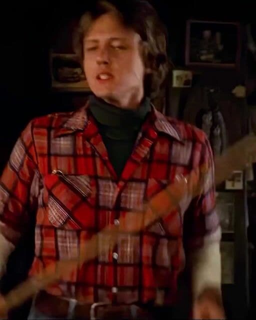 La escena de la ruleta rusa en 'The Deer Hunter' (1978) se filmó con actores reales jugando para transmitir tensión auténtica. Christopher Walken ganó el Óscar por una interpretación marcada por el trauma y la pérdida de identidad tras la guerra.