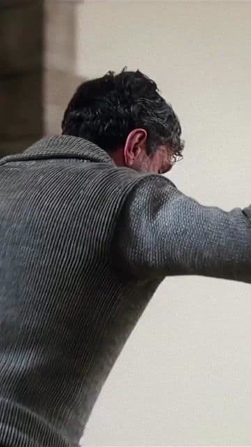 La odisea de Daniel Plainview en busca de fortuna en California redefinió el drama cinematográfico. 'There Will Be Blood' es una experiencia intensa con grandes actuaciones y dirección memorable.