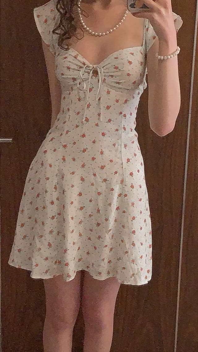 Vestido simples e romântico 