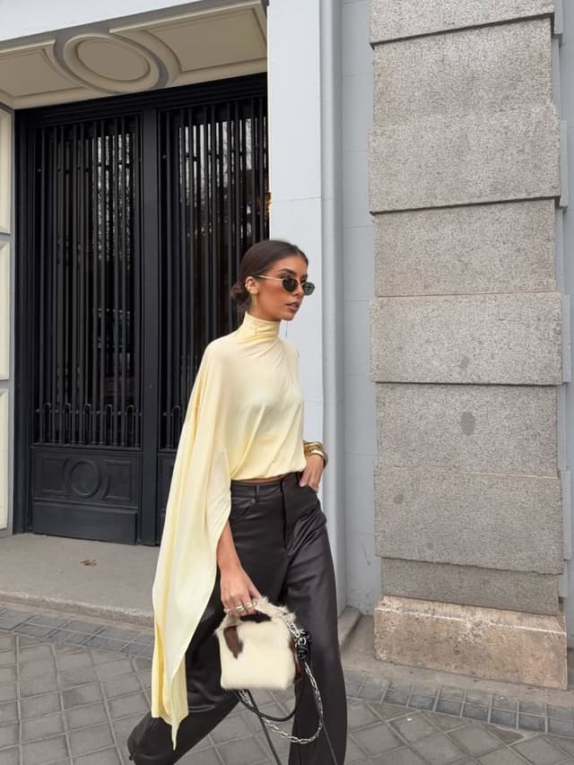 Este top de Zara es ideal para cualquier look 💫