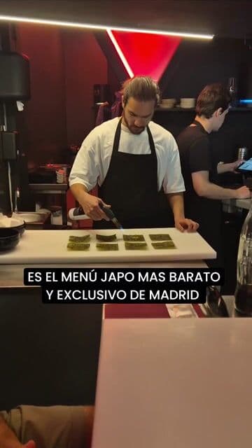 El restaurante japonés al que todos quieren ir. Menú omakase de 6 platos donde la anguila y el hígado de pato son protagonistas. Solo lista de espera.