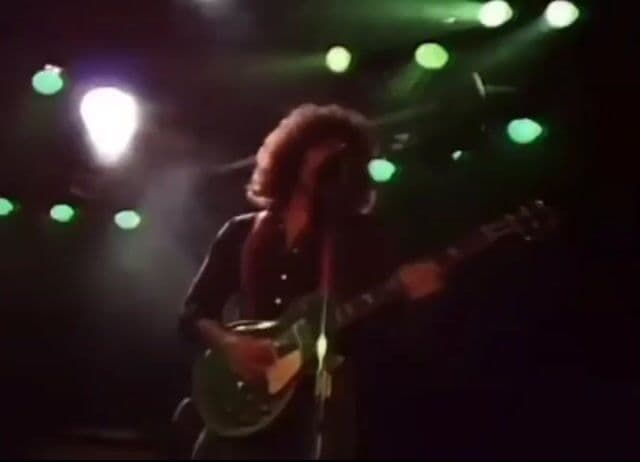 El primer gran éxito de Toto mostró el talento de sus integrantes y una melodía pegadiza. Una lección de cómo el pop rock conquistó las radios.