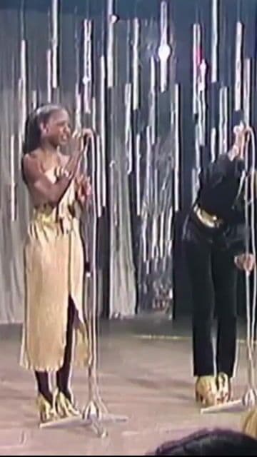 ‘Daddy Cool’ se consolidó como el hit definitivo de Boney M, llevando el eurodance y la música disco a toda Europa en los 70.