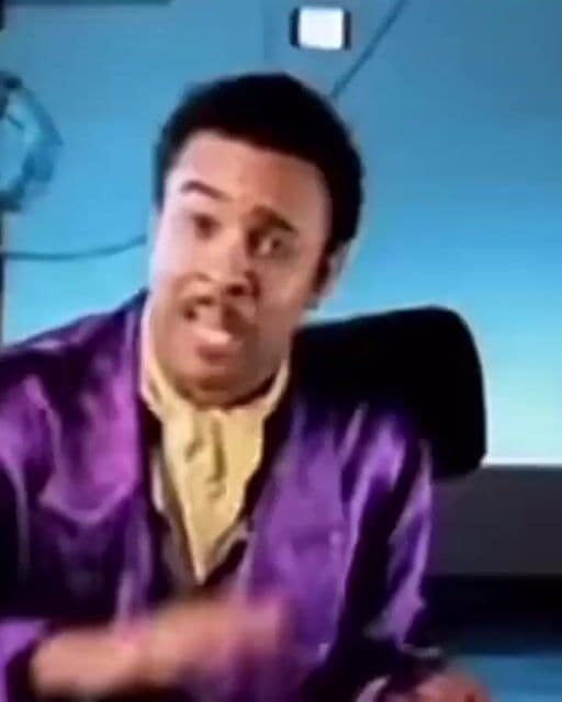 Shaggy dominó el 2001 con este hit dancehall lleno de humor, ritmo y frases memorables.
#Shaggy #ReggaeFusion #Y2KVibes #ItWasntMe #OldSchoolHits
