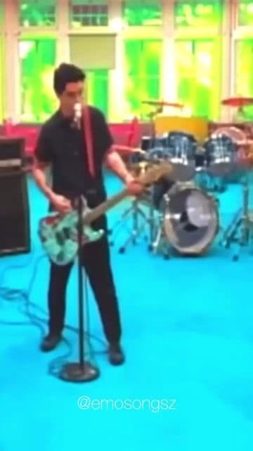 Explosiva, rápida y con riffs inolvidables: el punk rock noventero en su máxima expresión.