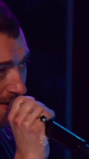 Balada icónica de Sam Smith que habla de soledad y deseo con una voz que te rompe por dentro.