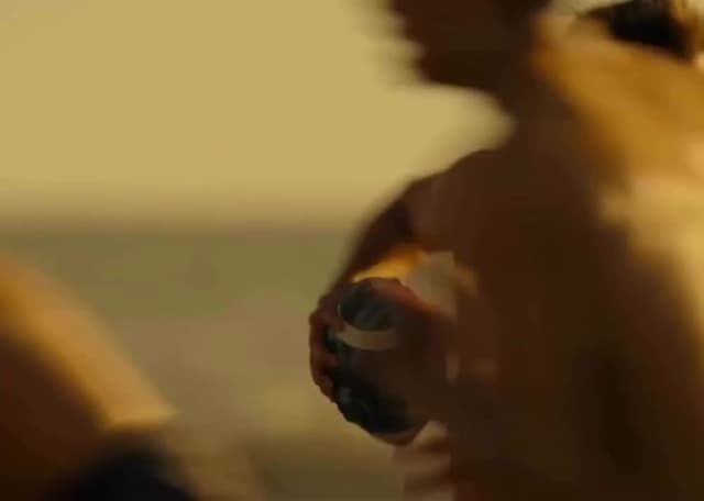 En 'Top Gun: Maverick', la relación padre-hijo no contada entre Maverick y Rooster eleva la intensidad emocional de la escena final, destacando cómo las segundas oportunidades marcan la historia de esta icónica película de 2022.