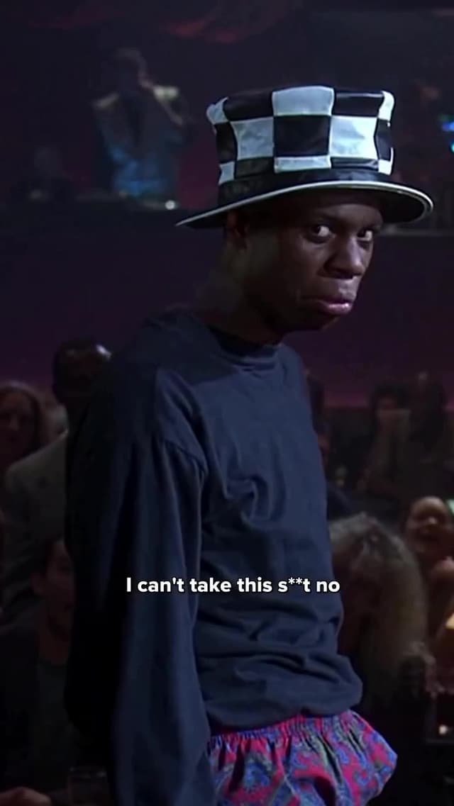 En 'The Nutty Professor' (1996), Eddie Murphy interpreta a varios miembros de la familia Klump, logrando escenas icónicas de la comedia. Este papel demostró su talento para transformarse completamente en pantalla.