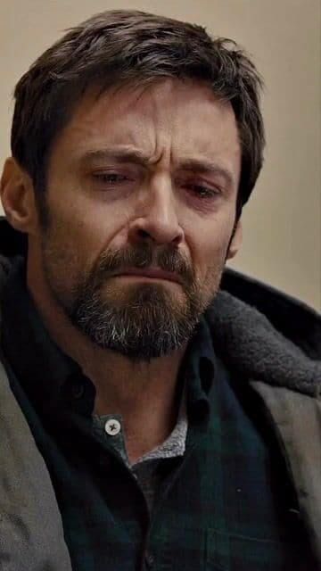 Hugh Jackman y Jake Gyllenhaal en un thriller oscuro y angustiante de Denis Villeneuve. Cuando dos niñas desaparecen, un padre desesperado cruza todos los límites morales