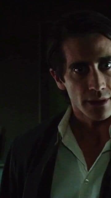 Jake Gyllenhaal ofrece una actuación escalofriante como un freelance del periodismo criminal en Los Ángeles. Un thriller neo-noir que expone la degradación moral bajo la superficie brillante de la ciudad