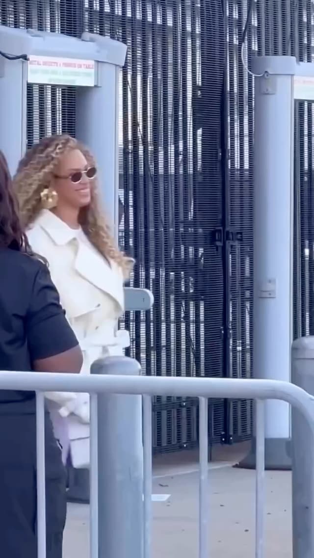🤍 Beyoncé convierte el blanco en puro lujo