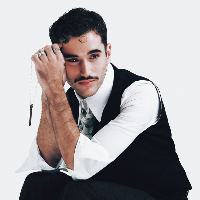 Music La más Honesta