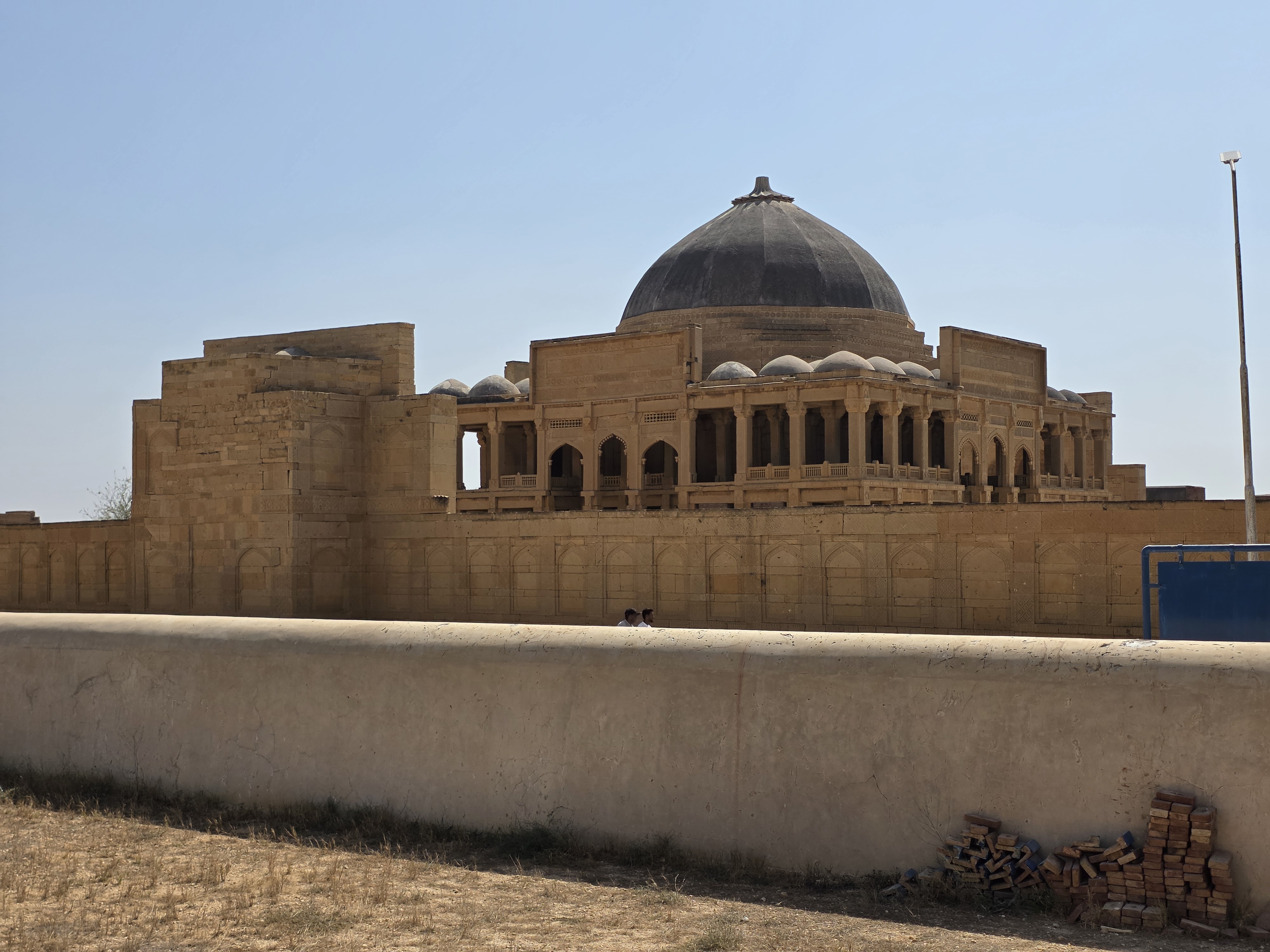 Lugar Makli Necropolis (Historical Qabristan)