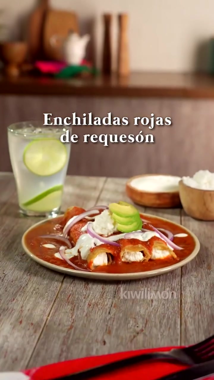 Aprende a preparar enchiladas rojas con requesón fáciles, con salsa roja