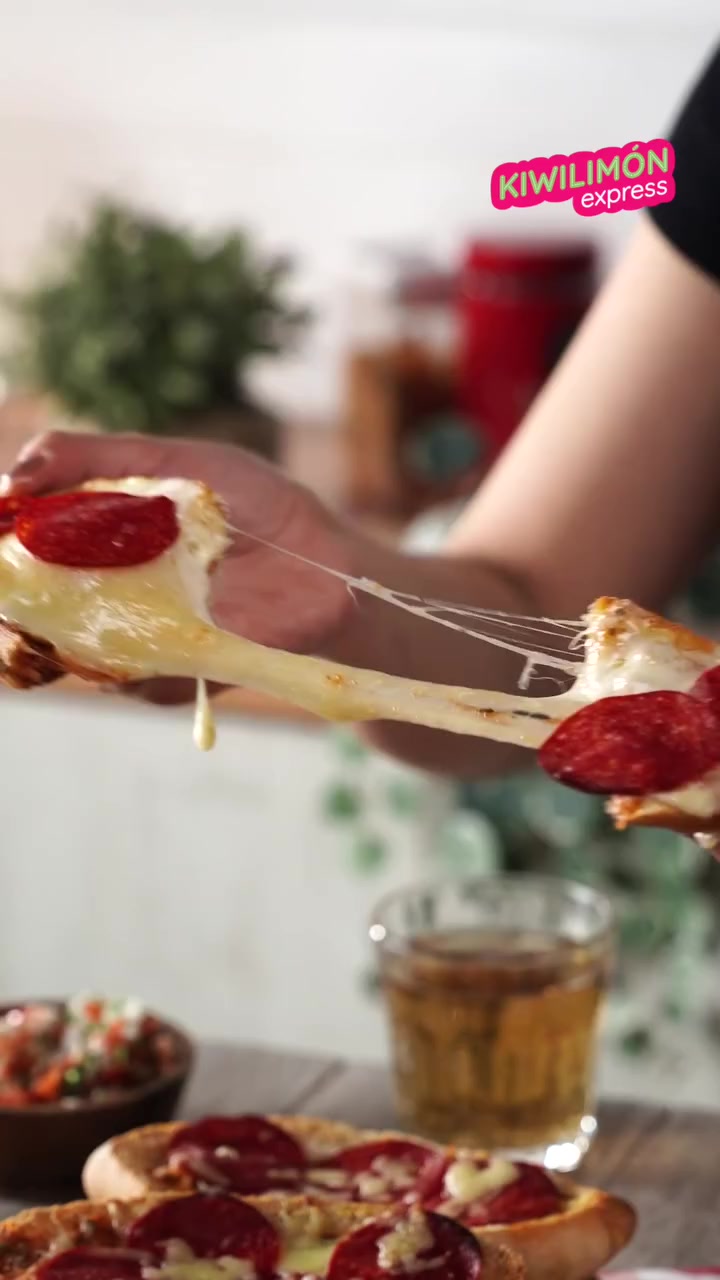 Molletes de pizza fáciles para el Día del Niño