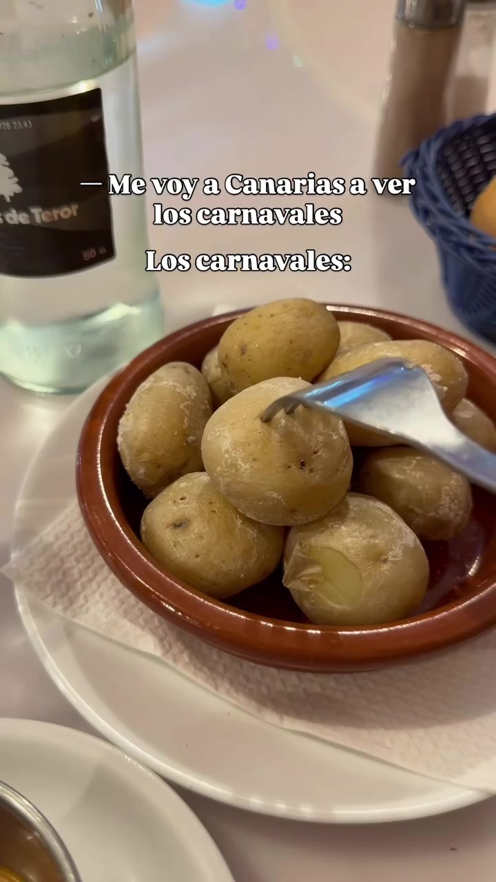 Gastronomía típica de Canarias: papas arrugadas y quesos
