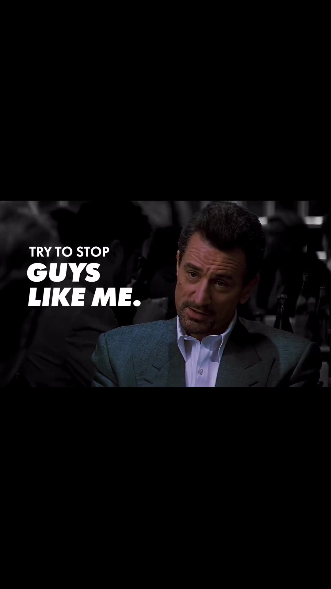Pacino y De Niro no ensayaron su icónica escena juntos para mantener la tensión real. Ni siquiera comparten plano directo, reforzando que son dos mundos opuestos. Así se construye uno de los duelos más míticos del cine.