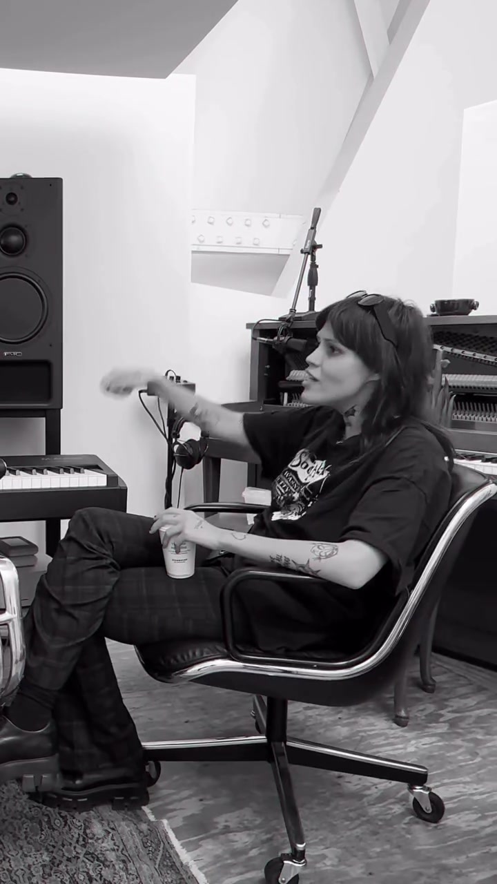 Social En este Behind the Beats Bruses nos contó todo lo que la inspiró y la...