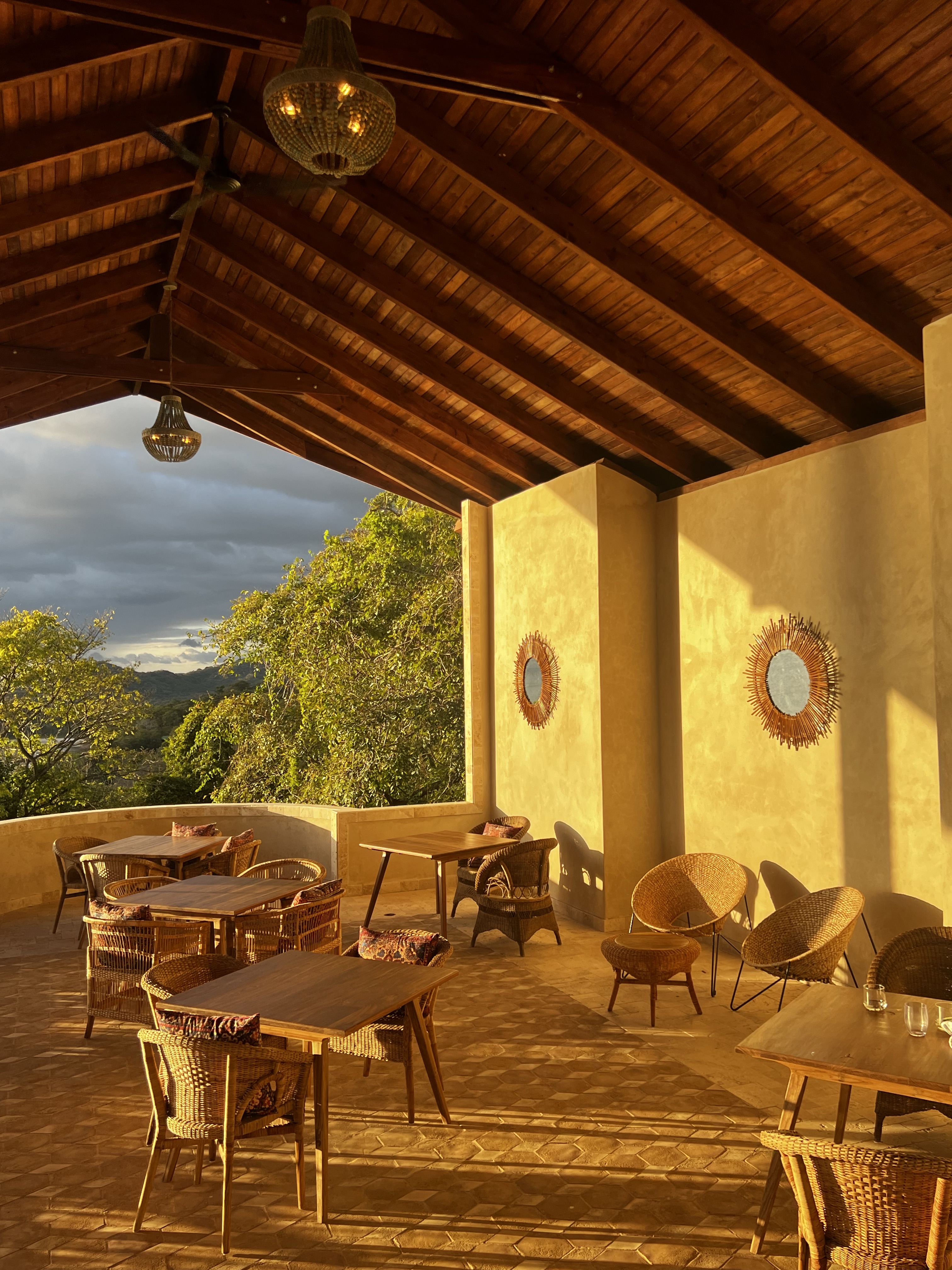 Social Mirrors/ Espejo Maderas