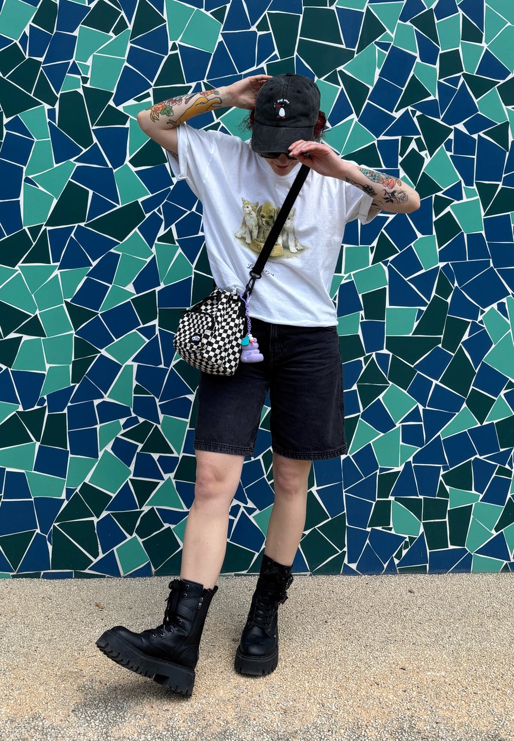 Social Shorts con bandolera