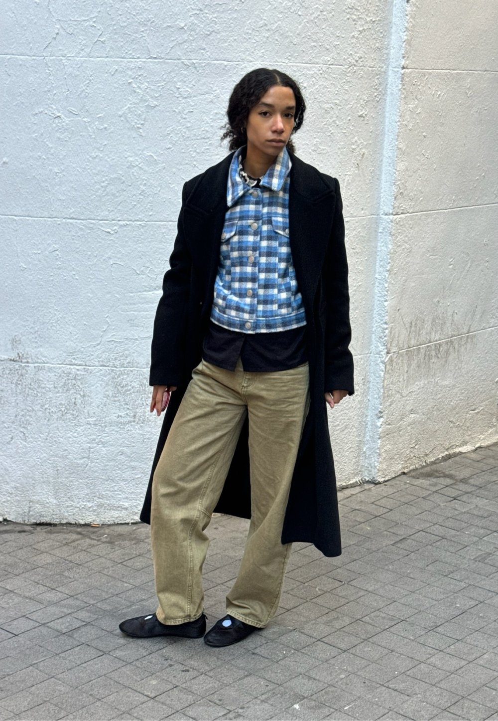 Social Look con abrigo clásico