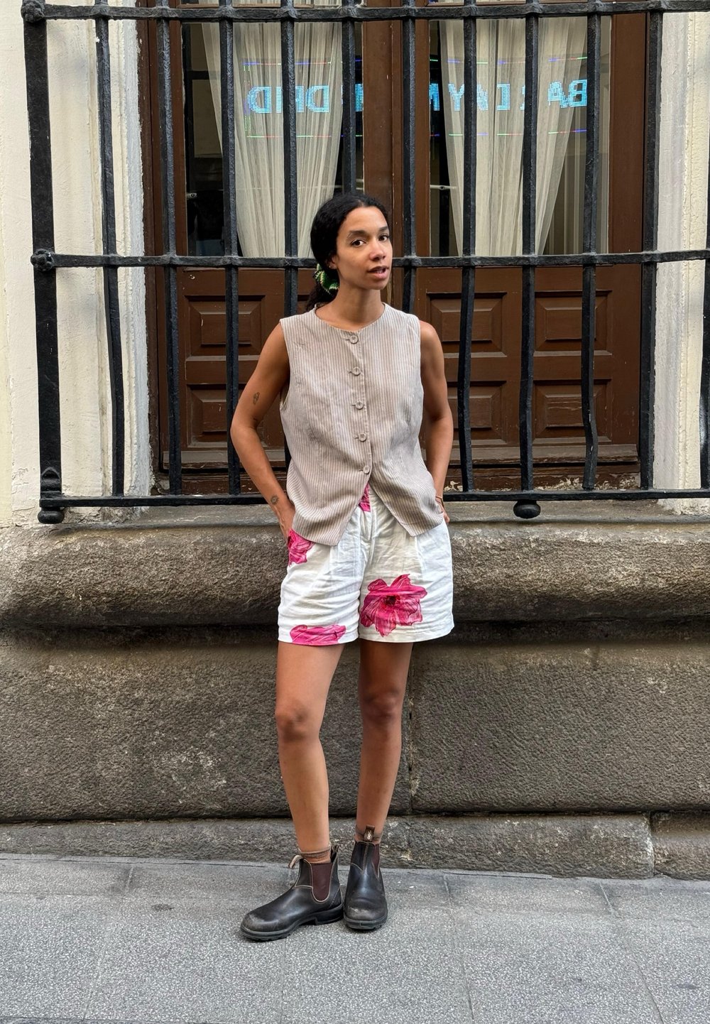 Social Accesorios: chaleco y shorts