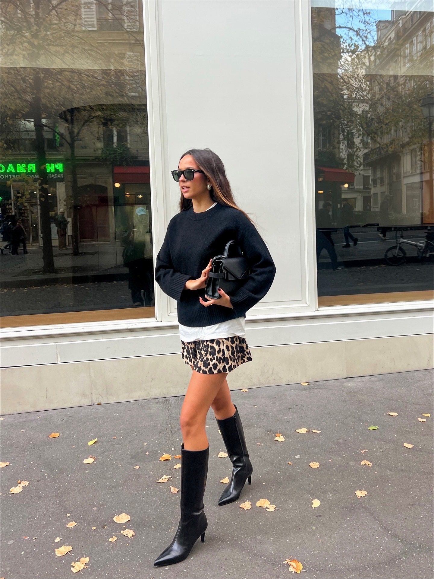 Social kitten black boots ✨