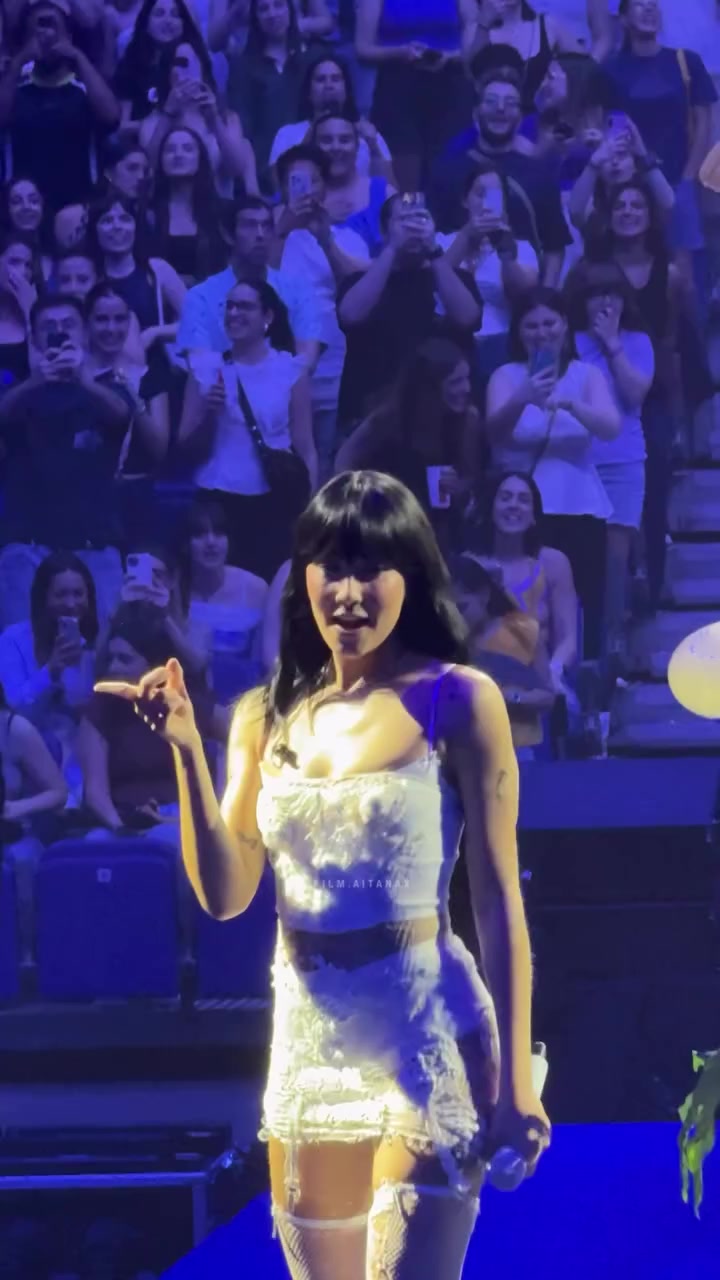 6 de febrero: himno en Listening Party Madrid