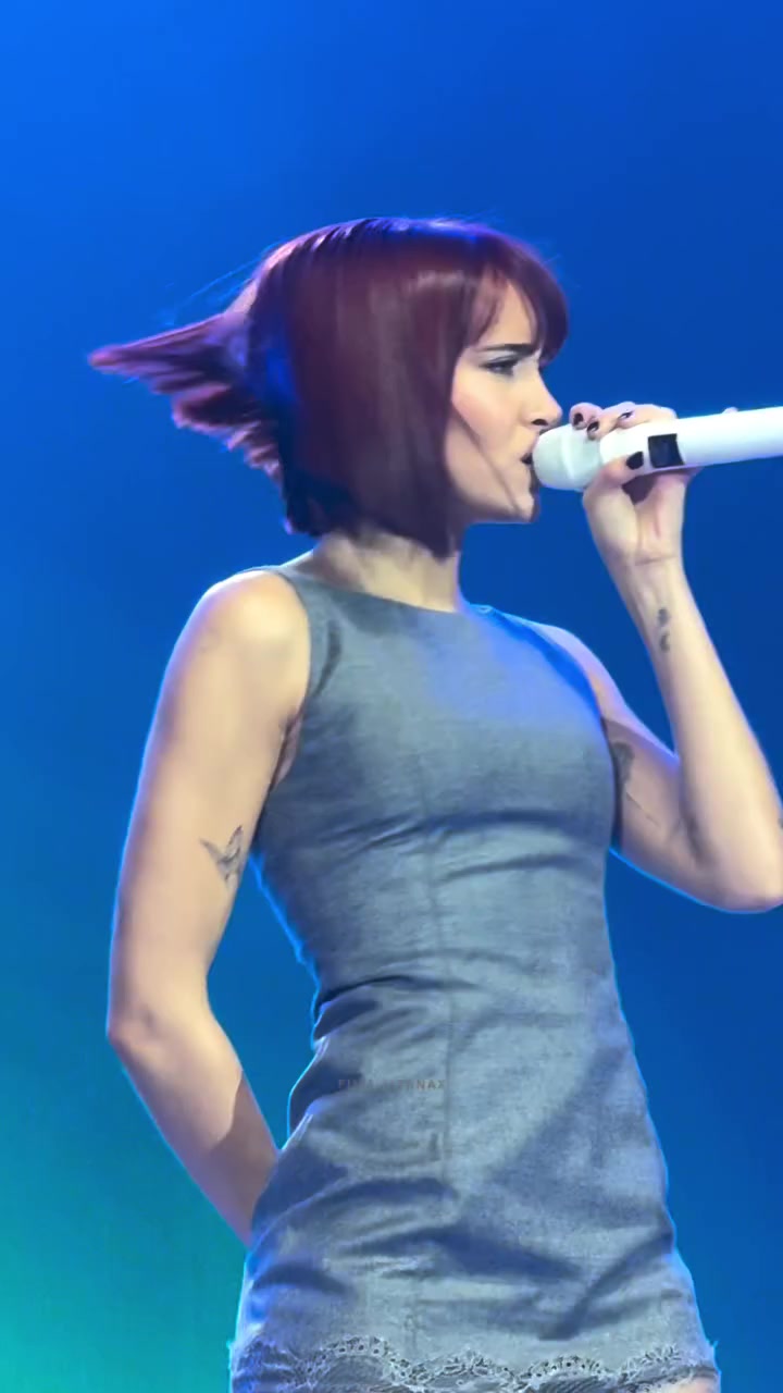 "Voy a besarme con alguien más..."💋