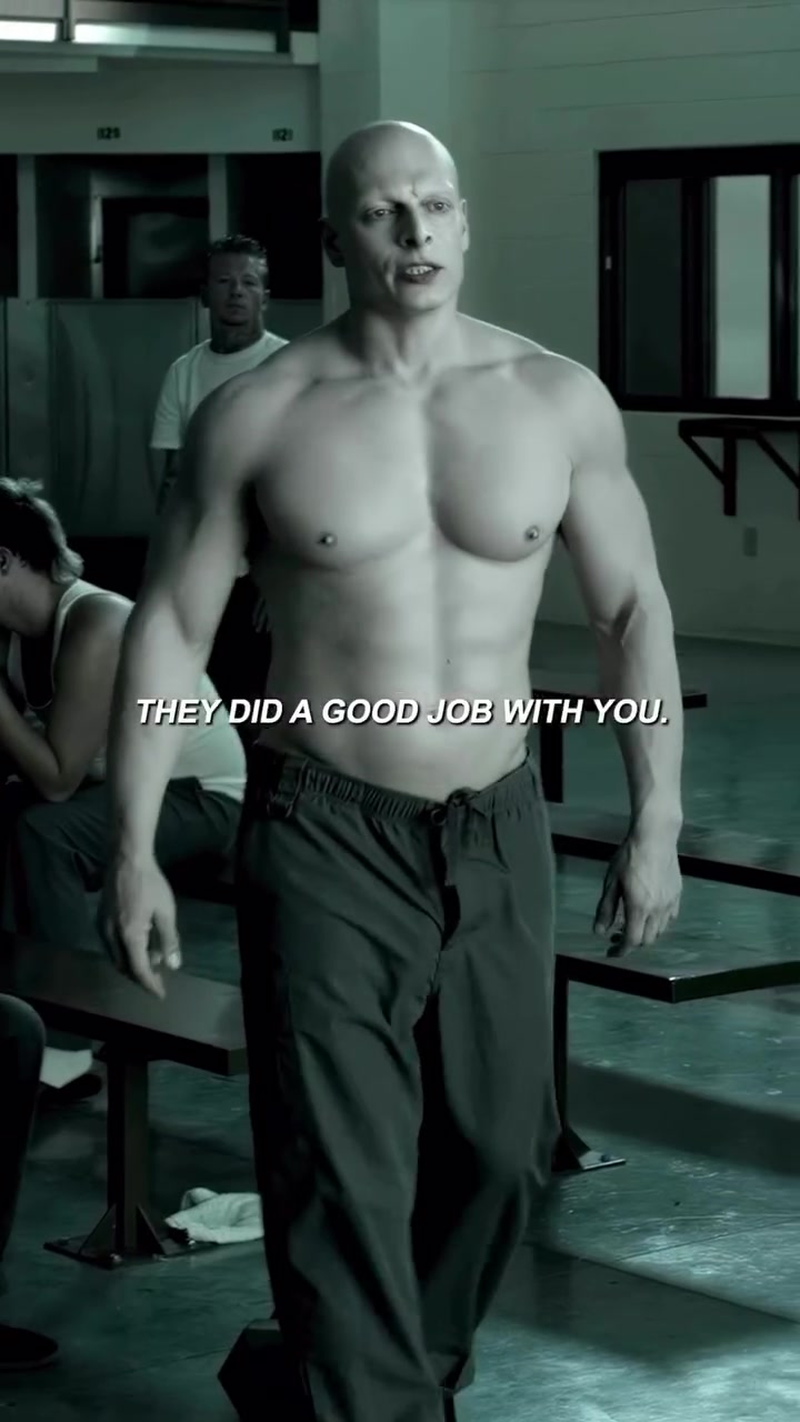 De vez en cuando aparece una serie que te pilla completamente desprevenido. Eso es lo que pasa con Banshee. Tiene sus fans, pero merece una audiencia mucho mayor. ig @fuckinggoodmovies.