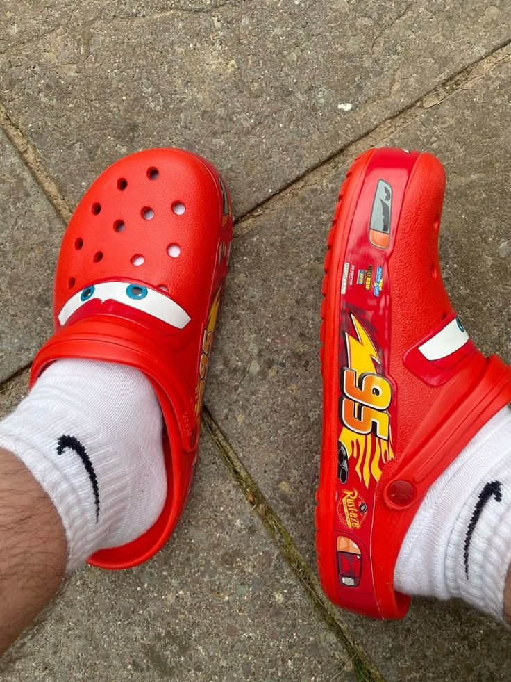 Social relâmpago mcqueen