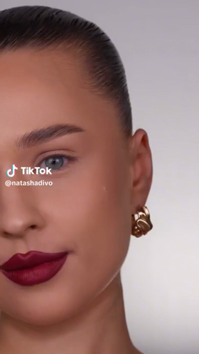 Social Ojos brillantes y labios intensos💋