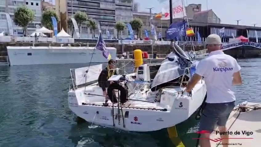 Llegada de La Solitaire du Figaro Paprec a Vigo