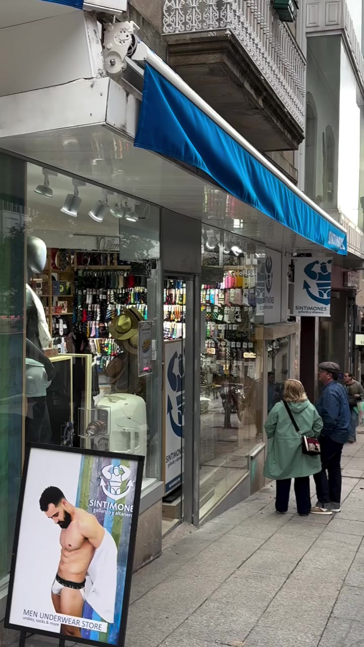 Sintimones inaugura local en Vigo, apuesta comercio histórico