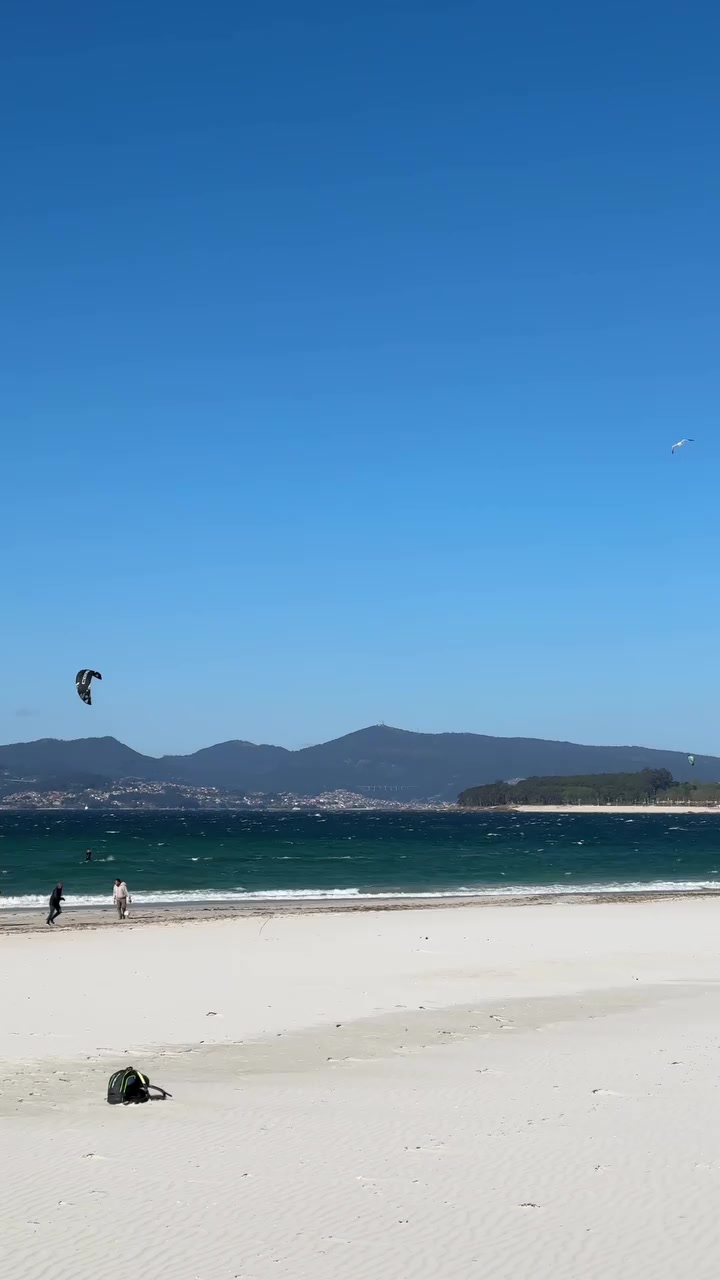 Retroceso térmico no impide paseos en playa Vigo