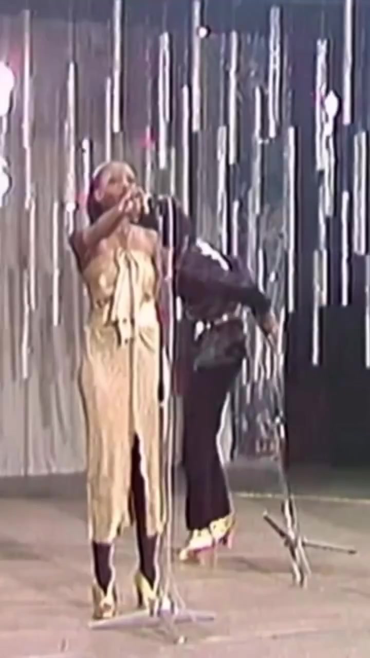 ‘Daddy Cool’ se consolidó como el hit definitivo de Boney M, llevando el eurodance y la música disco a toda Europa en los 70.