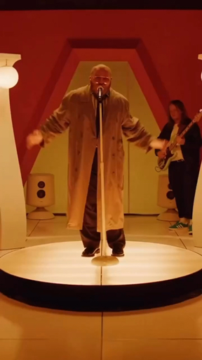 Un baladón soul con tintes pop que se mantuvo en lo más alto todo abril. Auténtico, íntimo y viral.

#TeddySwims #LoseControl #TopSpotify #Baladas2024 #SoulPop #LoMásEscuchado